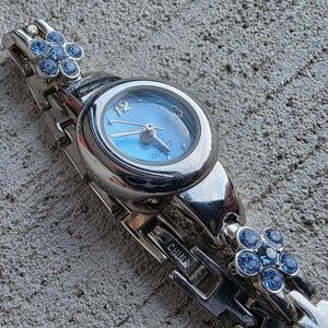Women’s Silver Tone Quartz Bracelet Watch – Japan Movement